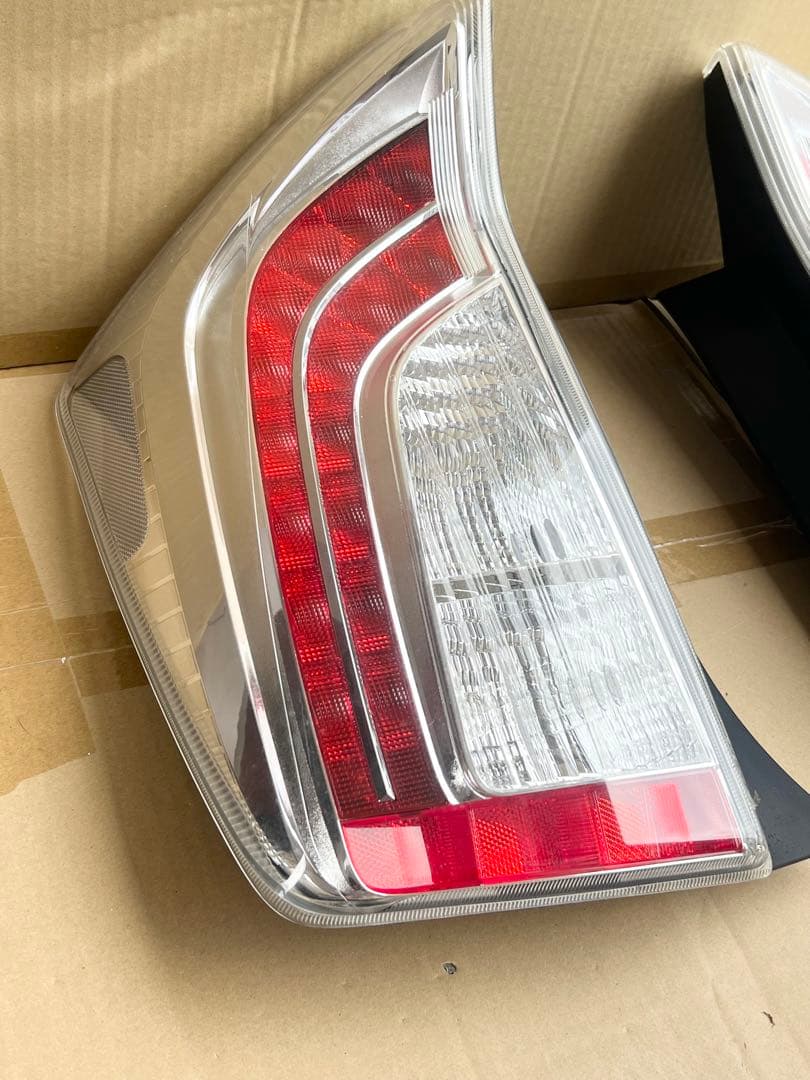プリウス　30 後期　純正テールランプ 左右セット　美品
