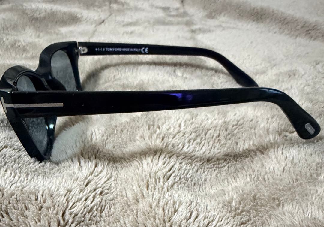 TOM FORD メガネ　サングラス　TF4240 001