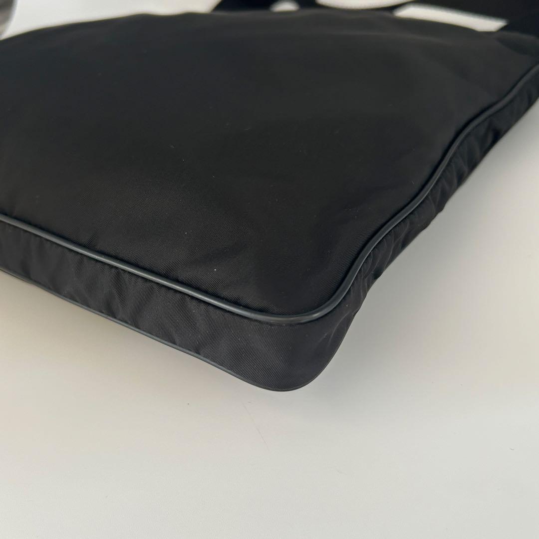 【極美品】PRADA ショルダーバッグ サコッシュ ナイロン ブラック 三角ロゴ