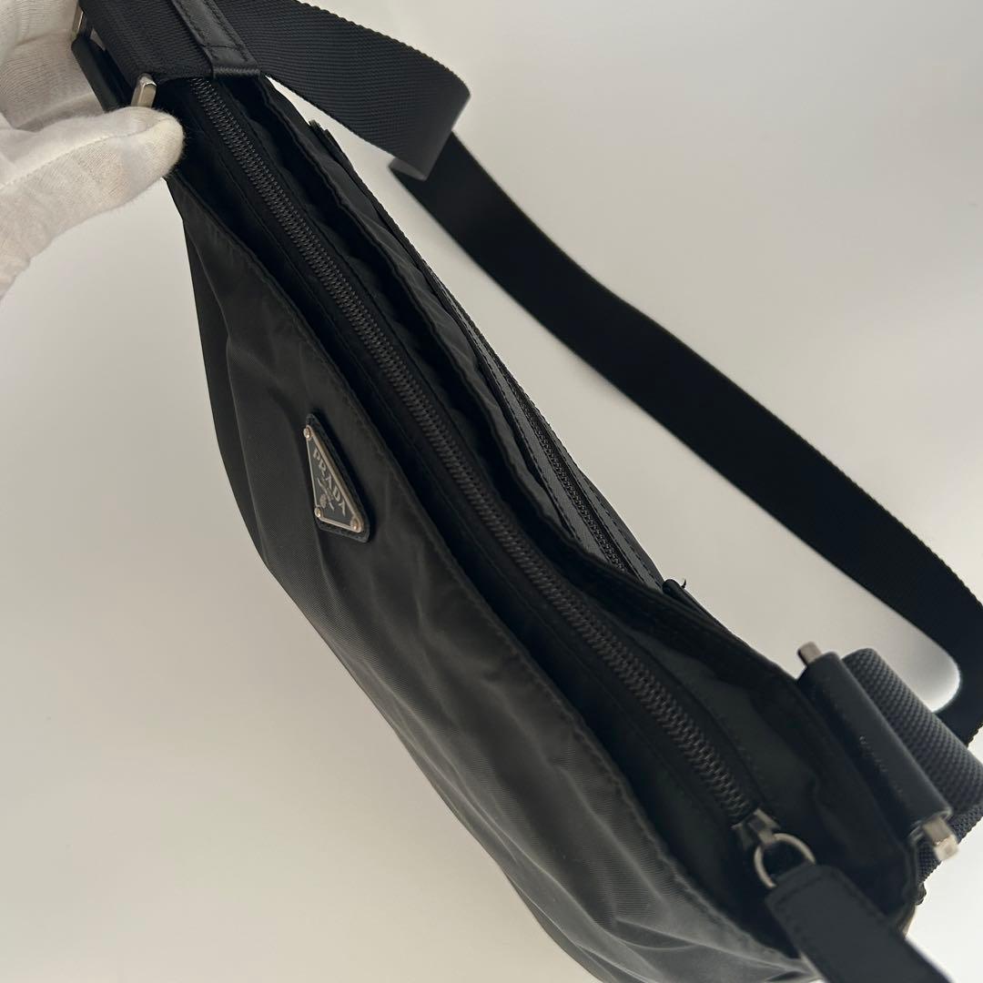 【極美品】PRADA ショルダーバッグ サコッシュ ナイロン ブラック 三角ロゴ