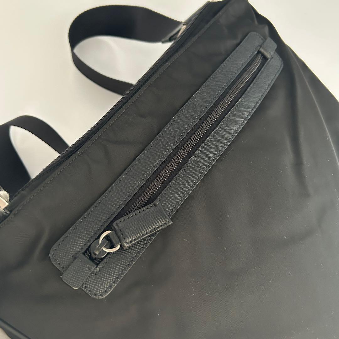 【極美品】PRADA ショルダーバッグ サコッシュ ナイロン ブラック 三角ロゴ