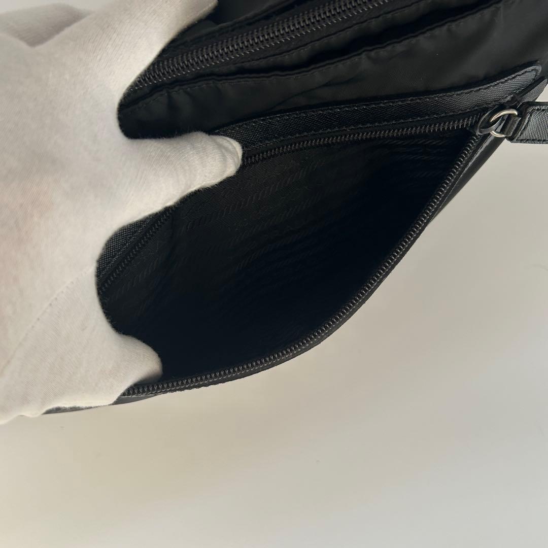 【極美品】PRADA ショルダーバッグ サコッシュ ナイロン ブラック 三角ロゴ