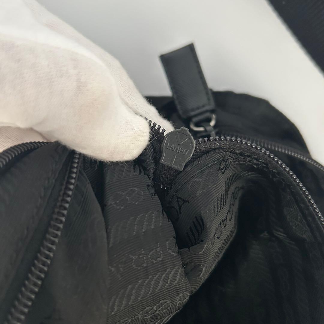 【極美品】PRADA ショルダーバッグ サコッシュ ナイロン ブラック 三角ロゴ
