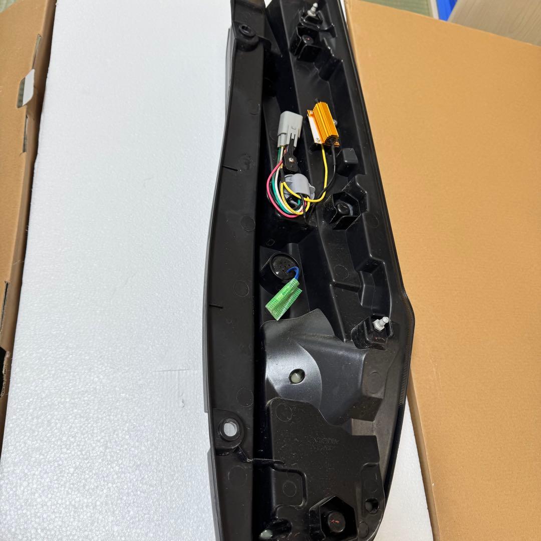 ❤️送料無料❤️80系ヴォクシー テールランプ スモーク ダズフェローズ 中古品