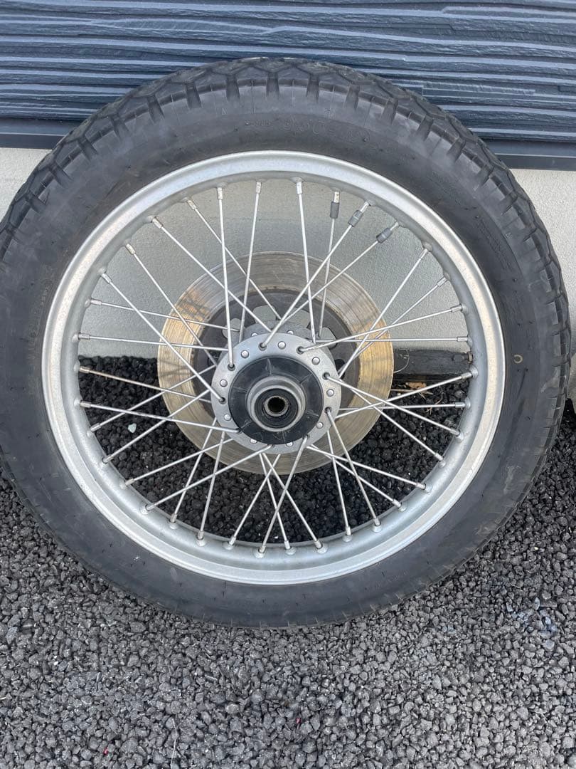 sr400 フロントホイール　19インチ