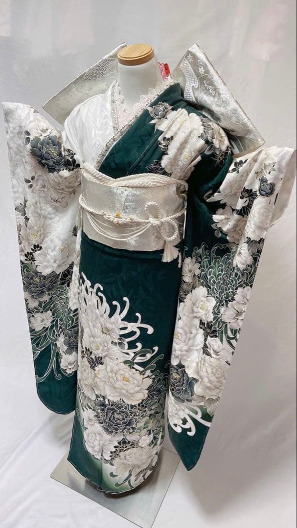 専用品　緑色 花柄振袖 振袖のみ