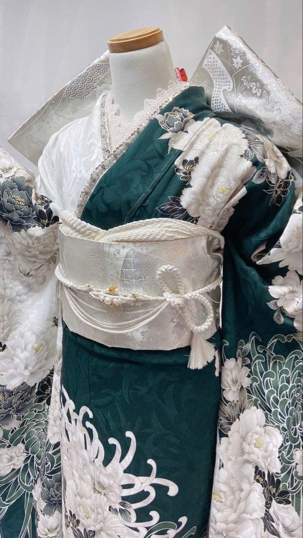 専用品　緑色 花柄振袖 振袖のみ
