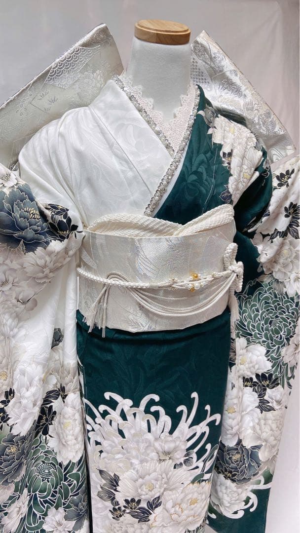 専用品　緑色 花柄振袖 振袖のみ