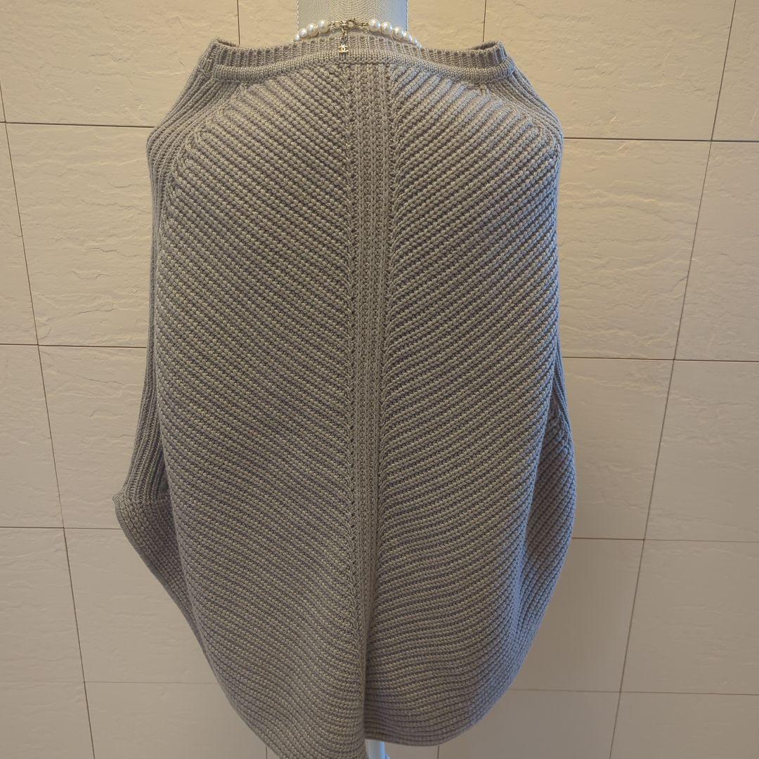 25日まで出品！ほぼ未使用品【LOROPIANA】ベビーカシミヤ ニットポンチョ