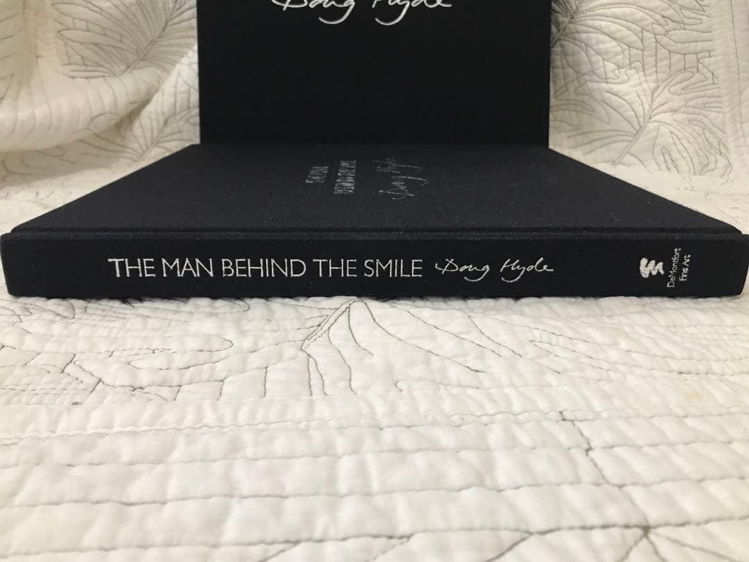 ダグ・ハイド|画集とイラスト「The Man Behind The Smile」