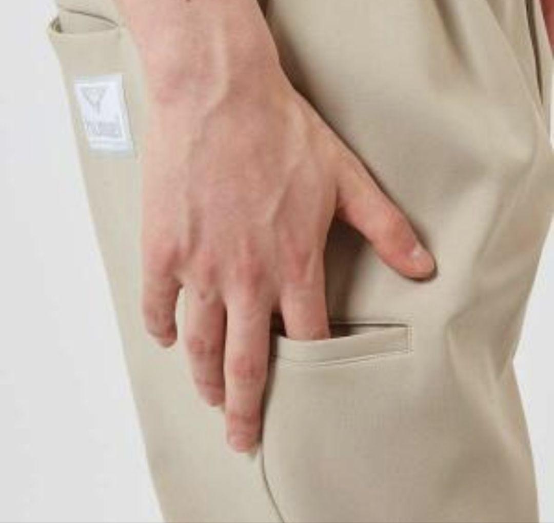 【新品】HUMMEL PLAY テーパードパンツ ベージュ（サイズO）