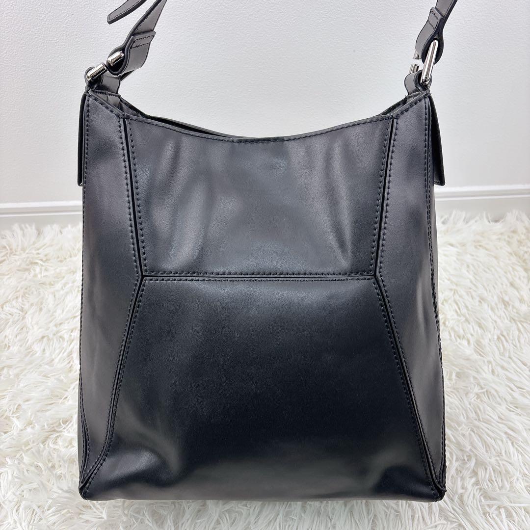 美品✨CHARLES&KEITH チャールズ&キース 2wayハンドバッグ 黒