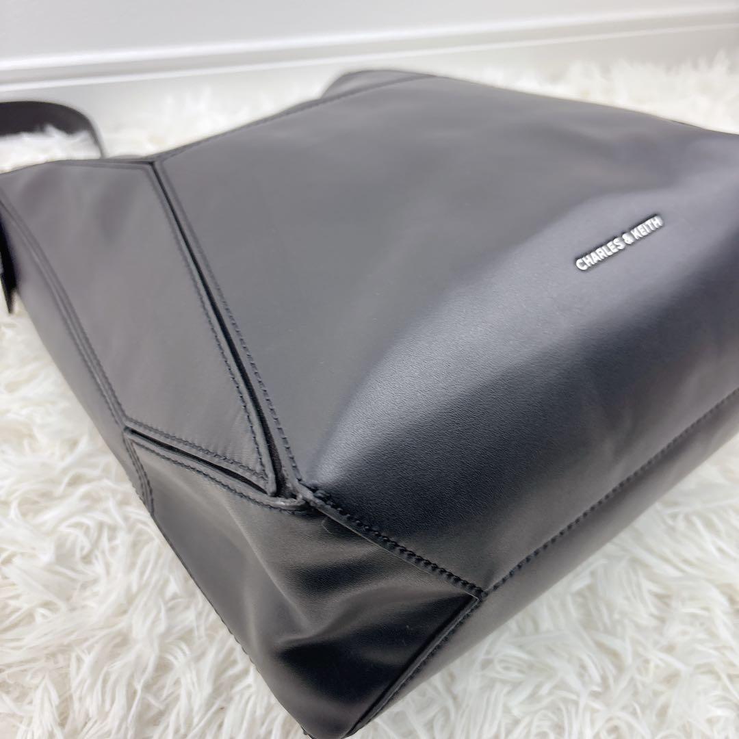 美品✨CHARLES&KEITH チャールズ&キース 2wayハンドバッグ 黒
