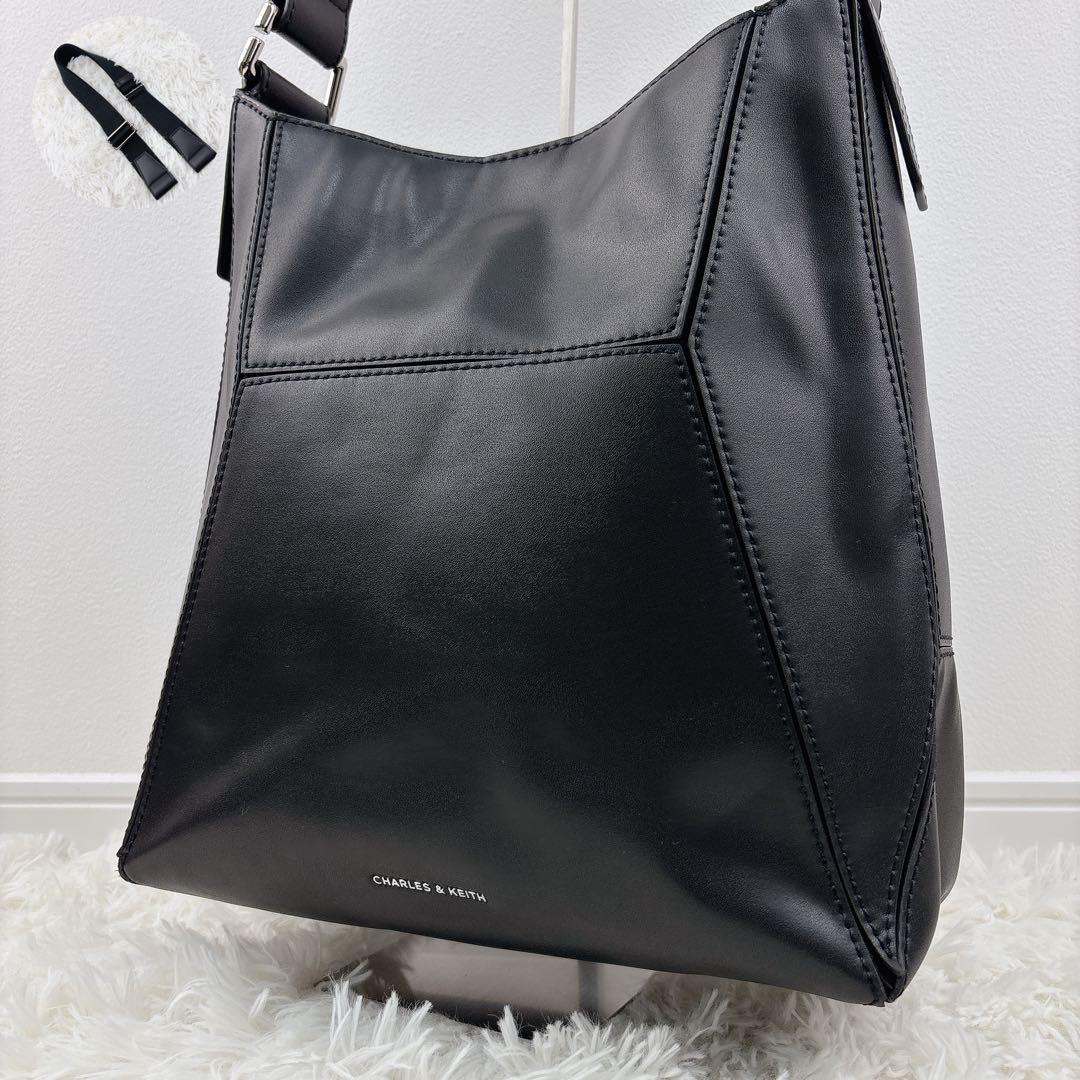 美品✨CHARLES&KEITH チャールズ&キース 2wayハンドバッグ 黒