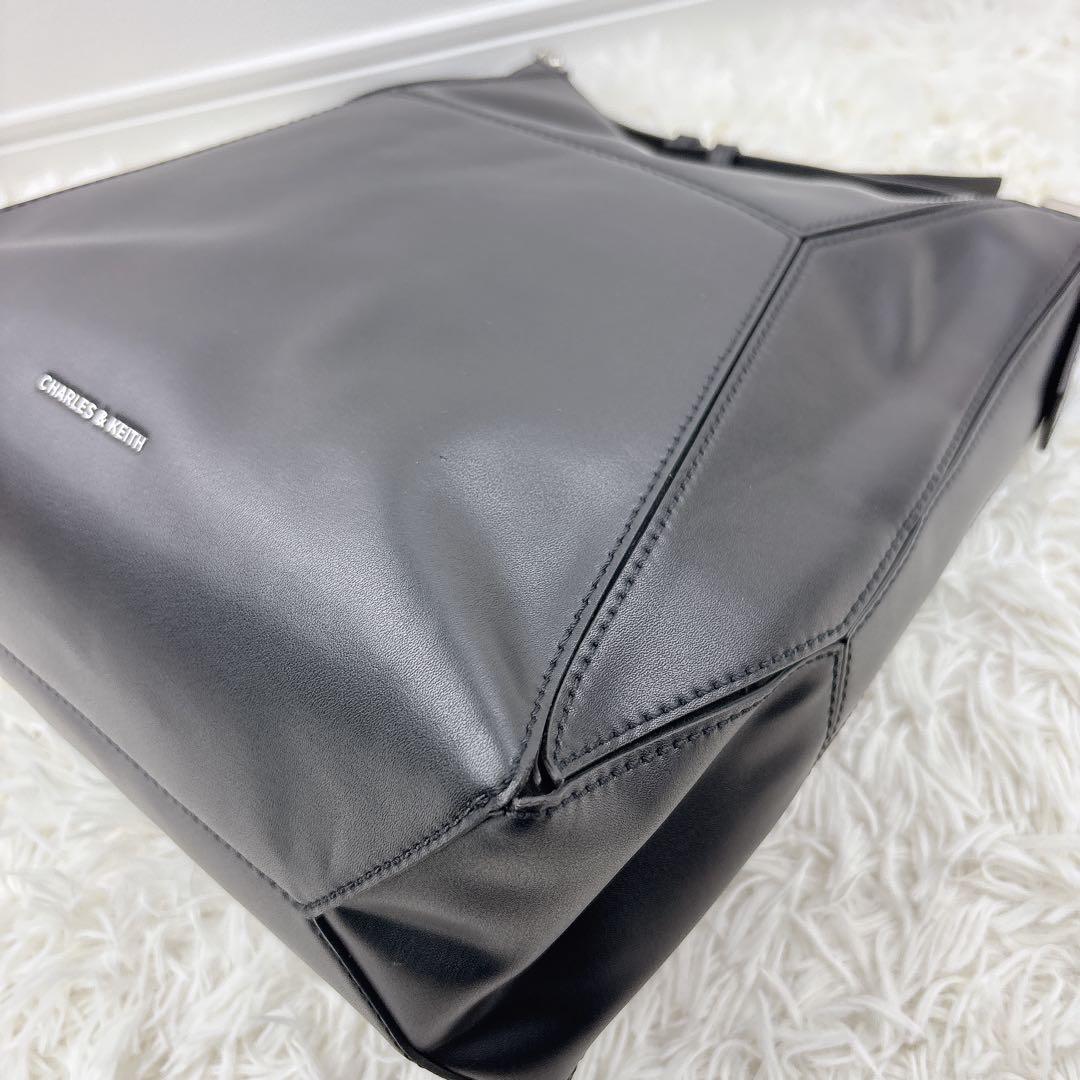 美品✨CHARLES&KEITH チャールズ&キース 2wayハンドバッグ 黒