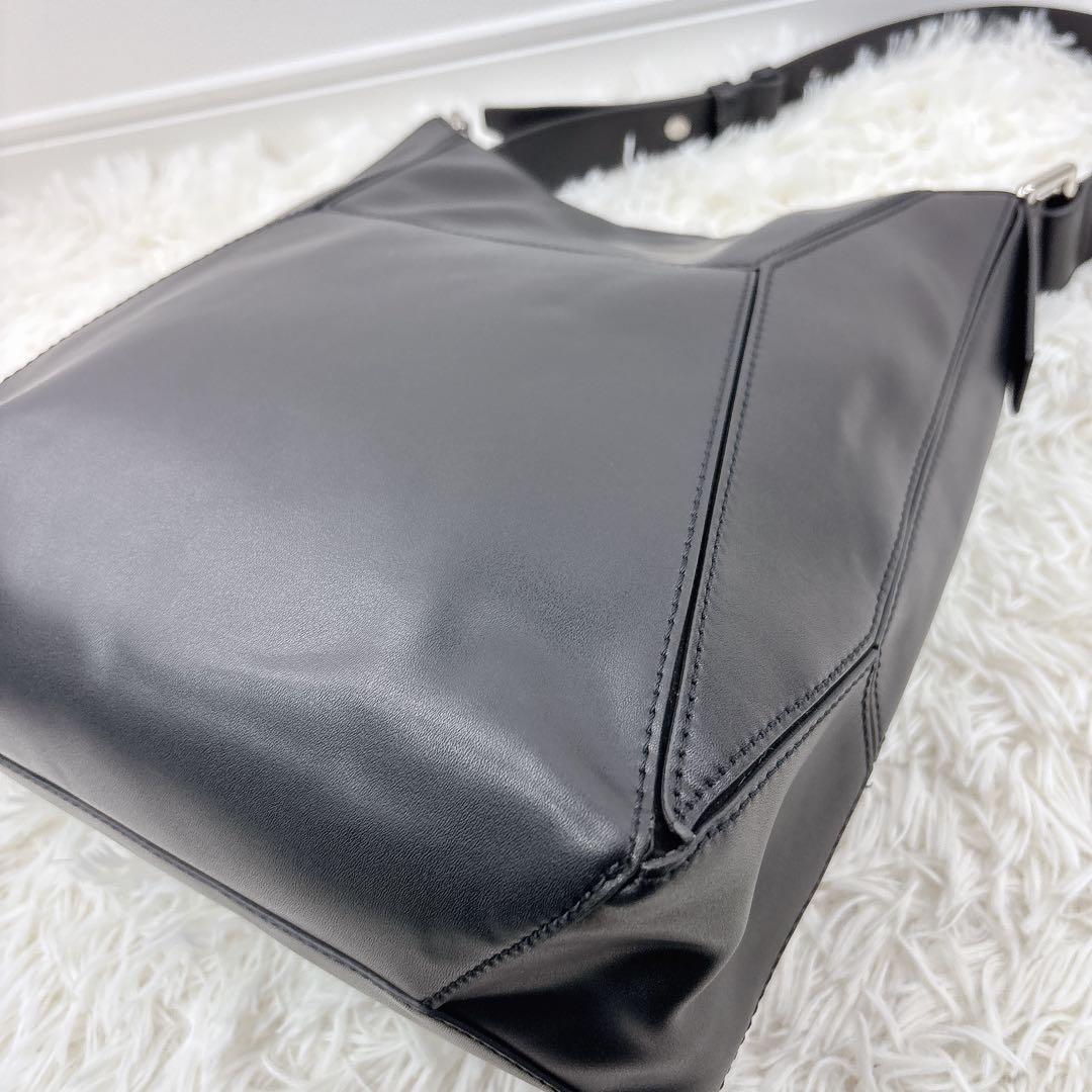 美品✨CHARLES&KEITH チャールズ&キース 2wayハンドバッグ 黒