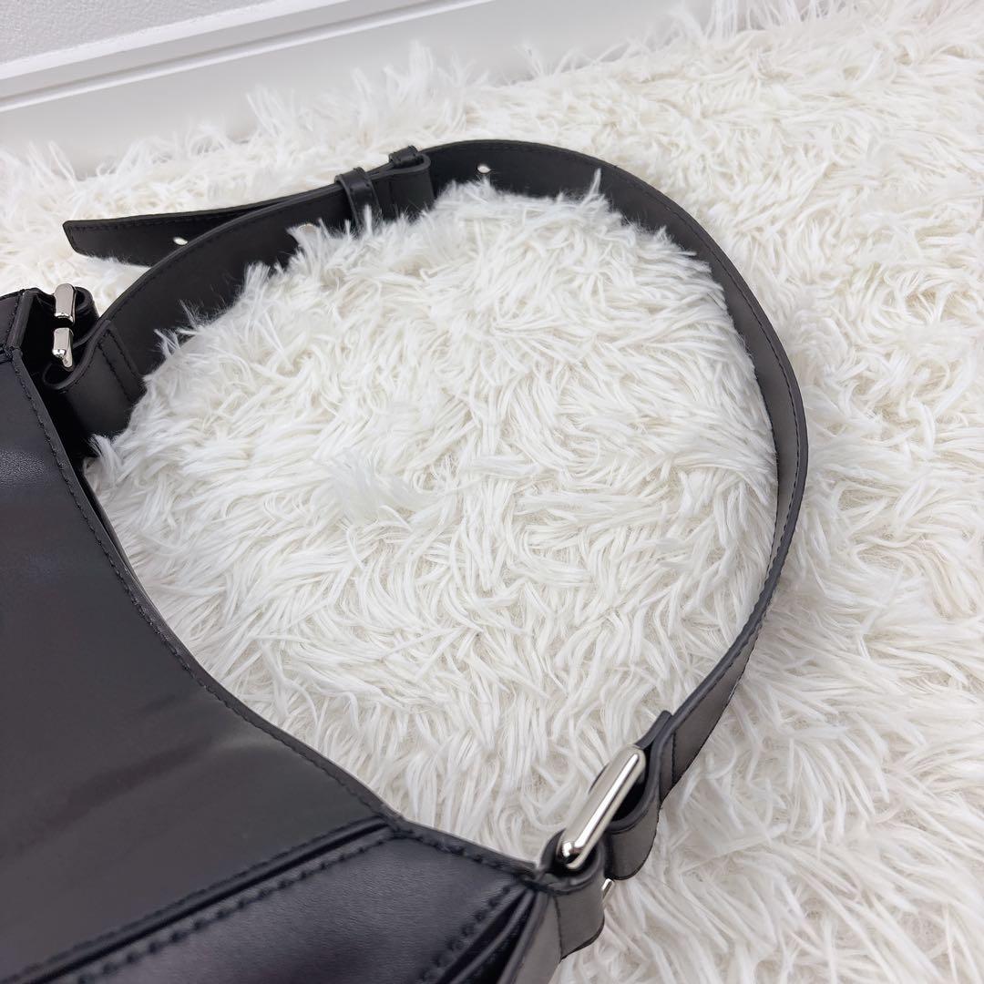 美品✨CHARLES&KEITH チャールズ&キース 2wayハンドバッグ 黒