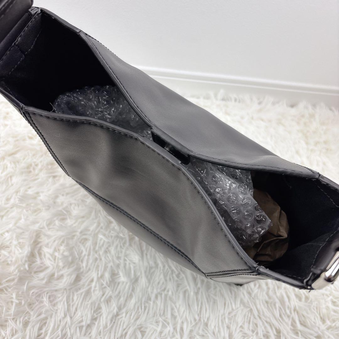 美品✨CHARLES&KEITH チャールズ&キース 2wayハンドバッグ 黒