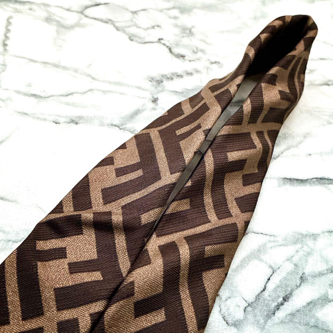 希少✨極美品✨汚れなし✨フェンディ　特大ズッカ柄　人気色ブラウン　ネクタイ