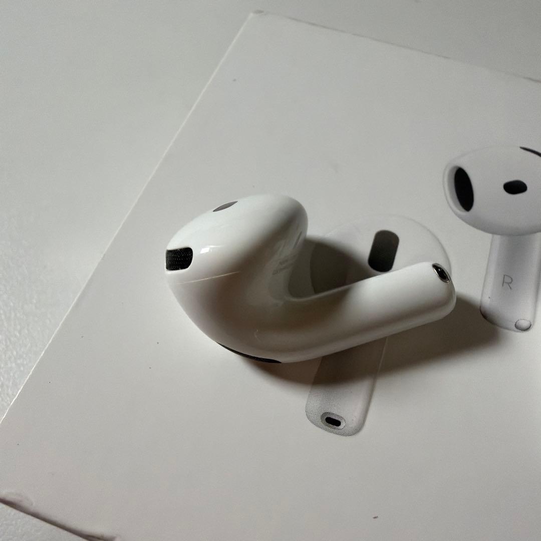バ*ス様 AirPods4本体のみ(ノイズキャンセリング有り)