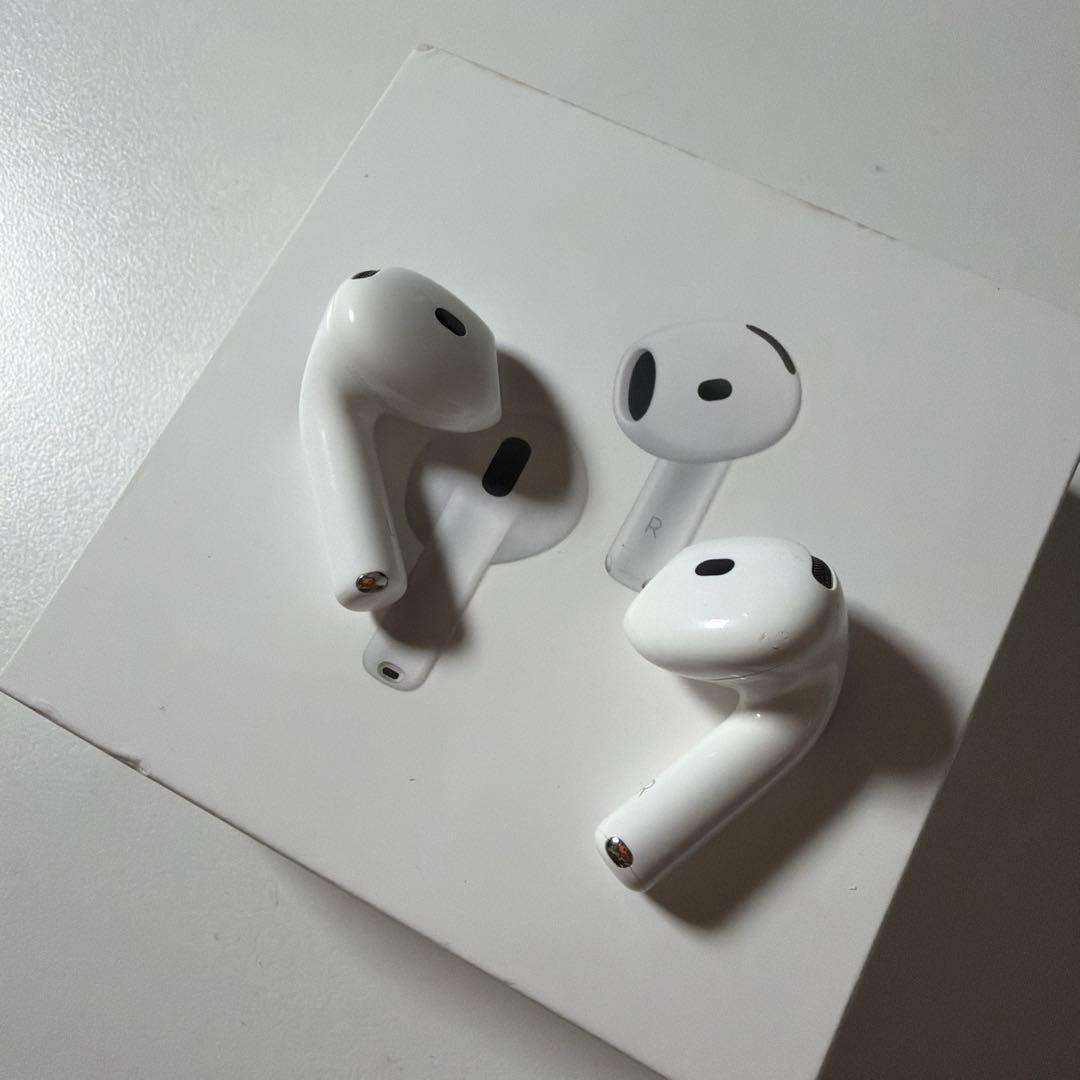 バ*ス様 AirPods4本体のみ(ノイズキャンセリング有り)