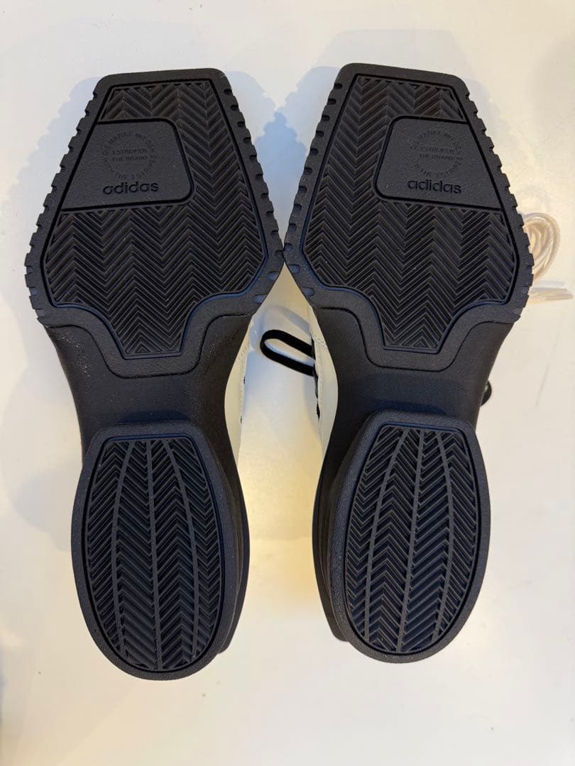 adidas フォーラム SQ W 25cm試着のみ・ほぼ新品ホワイト×ブラック