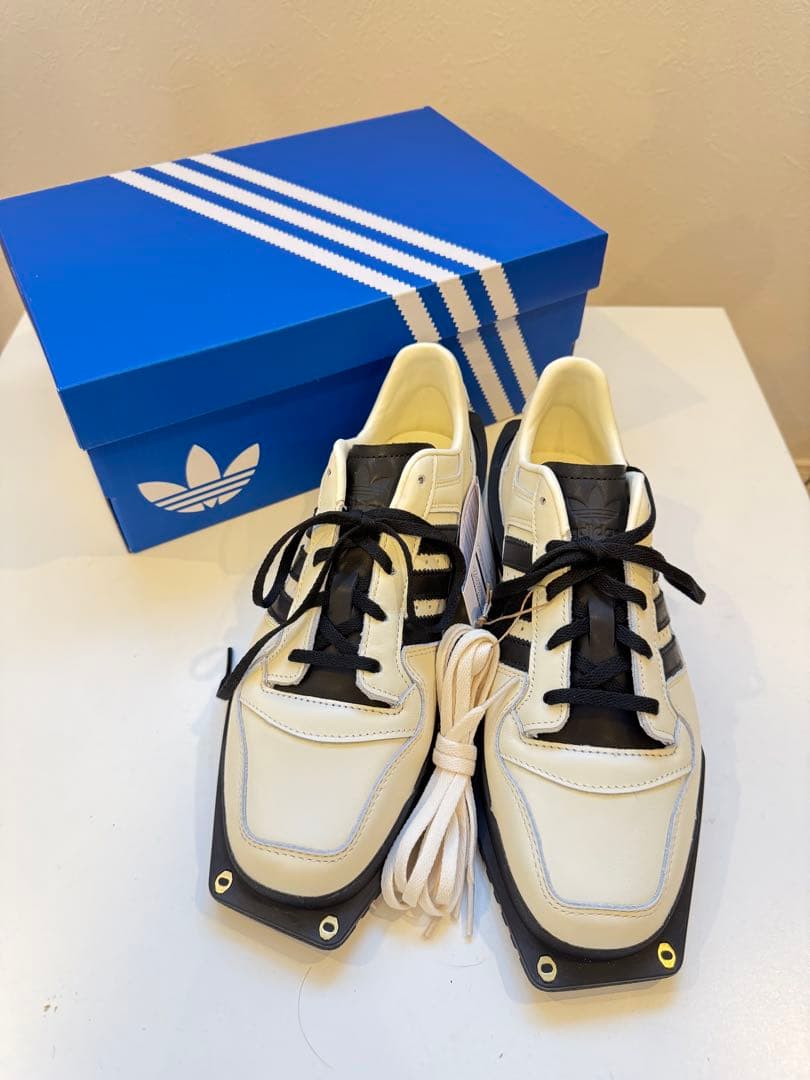 adidas フォーラム SQ W 25cm試着のみ・ほぼ新品ホワイト×ブラック