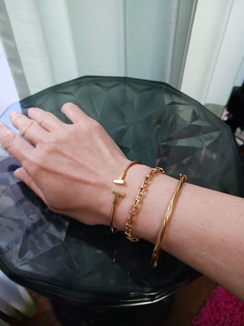 ウノアエレ　バングルブレスレット　k18