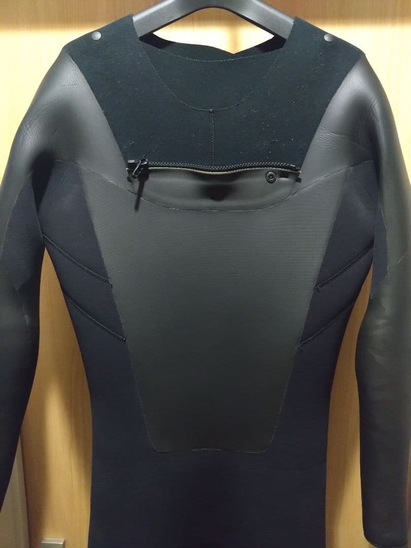 Bewet　５mm×３mmセミドライウェットスーツ　サーフブーツ、グローブ付き