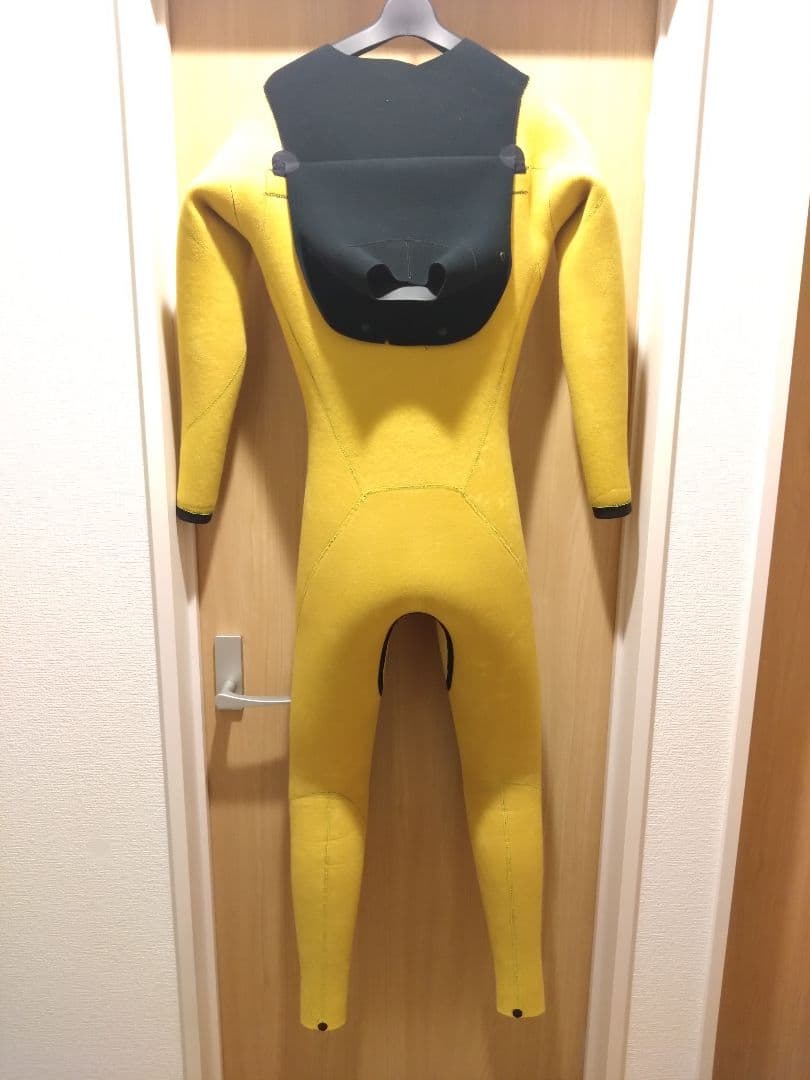 Bewet　５mm×３mmセミドライウェットスーツ　サーフブーツ、グローブ付き