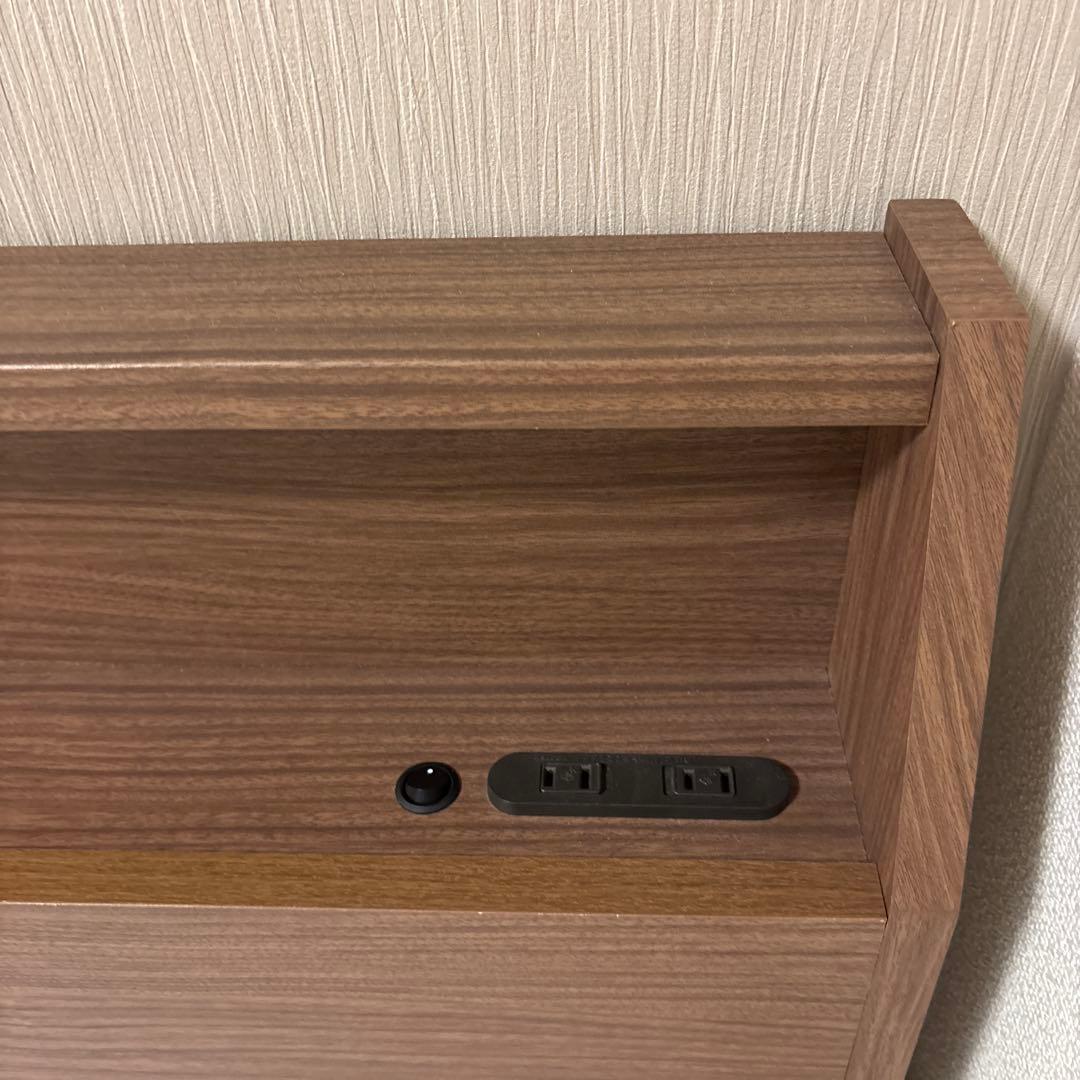 送料込み　ニトリ クイーン ベットフレーム 収納・コンセント付　アザン3浅型