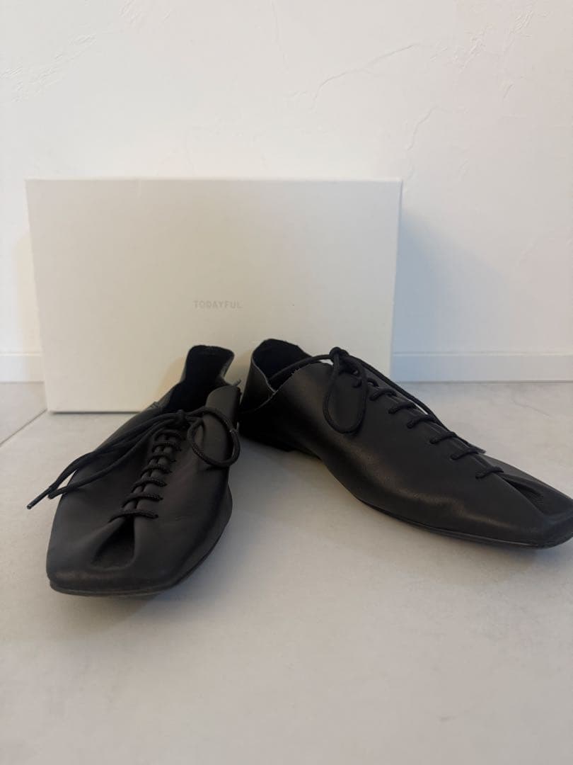 【まり】TODAYFUL レースアップ　レザー フラットシューズ　ブラック