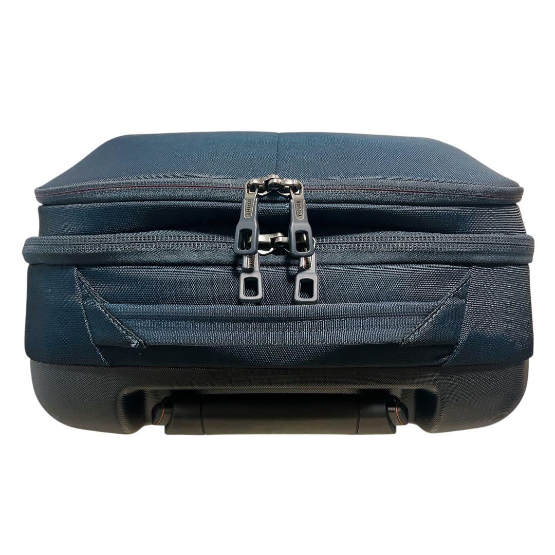 THULE Subterra Carry-On キャリーケース 2輪 ネイビー