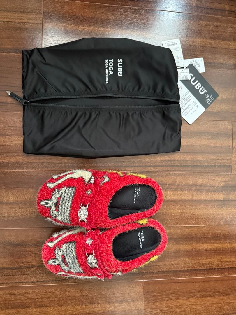 限定 TOGA × SUBU サンダル 赤 3