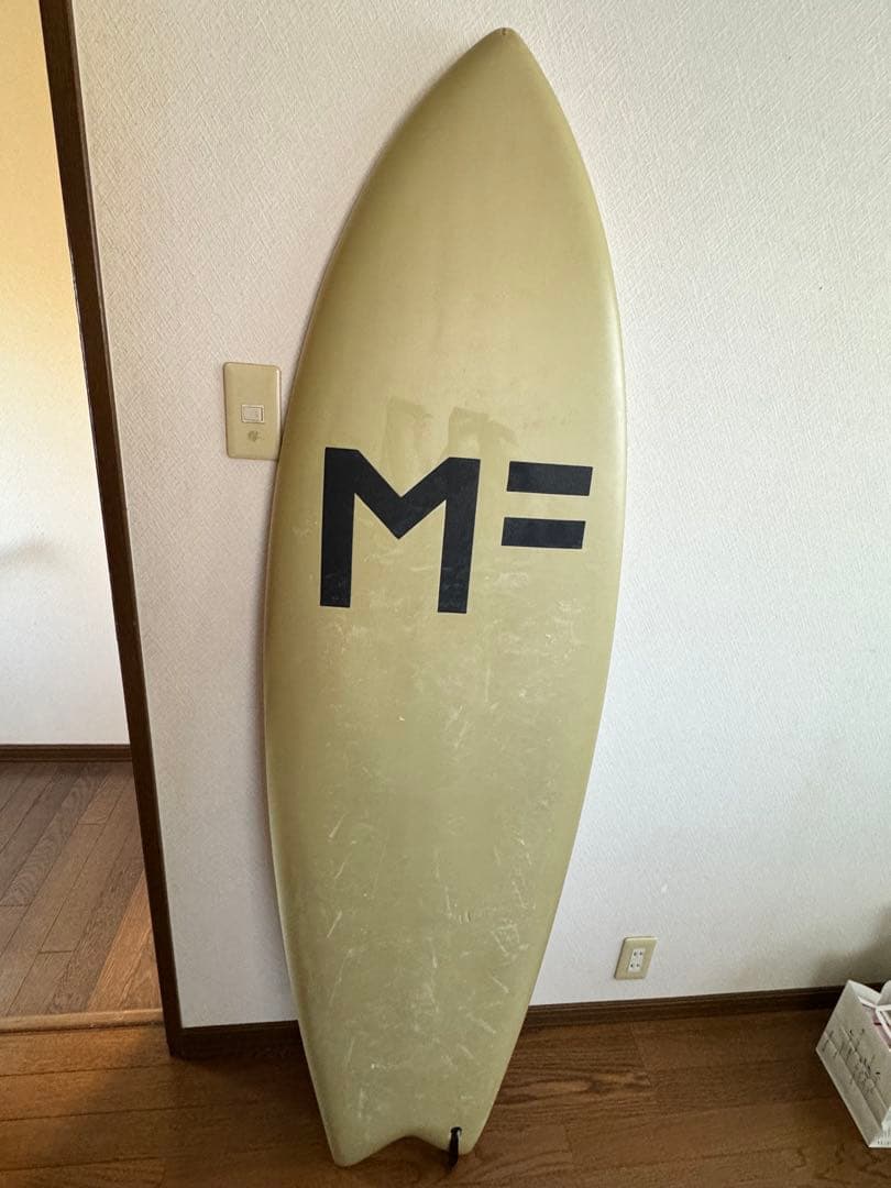 Mick FanningのKUMAフィッシュソフトボード
