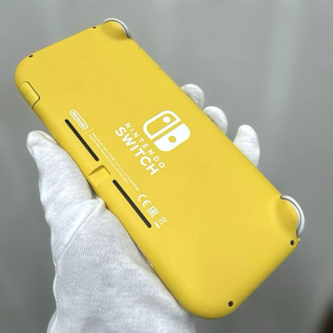 Nintendo Switchライト Yellow