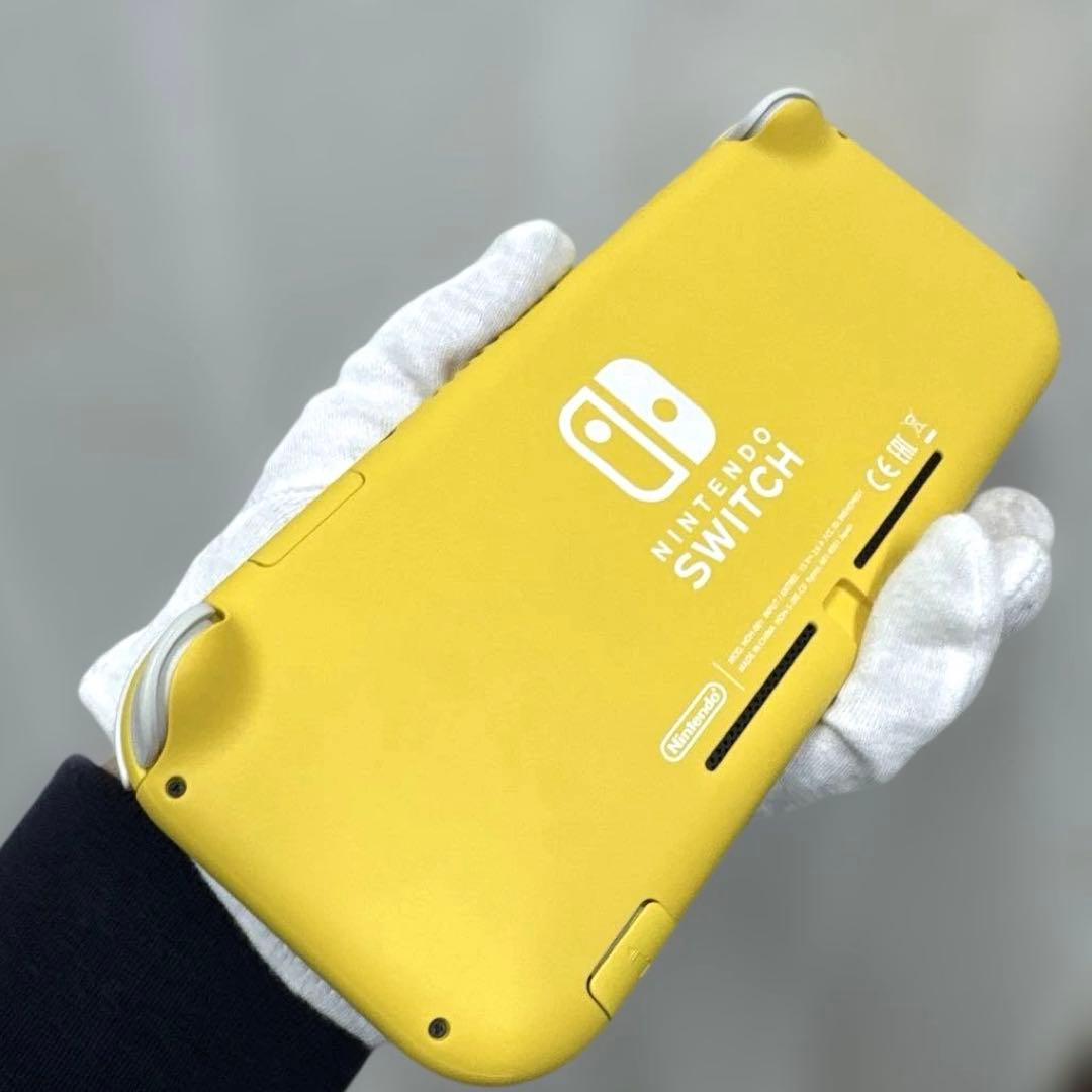 Nintendo Switchライト Yellow