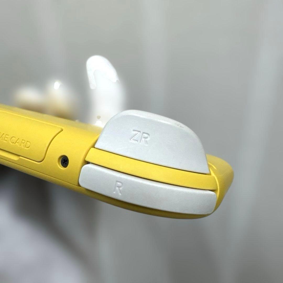 Nintendo Switchライト Yellow