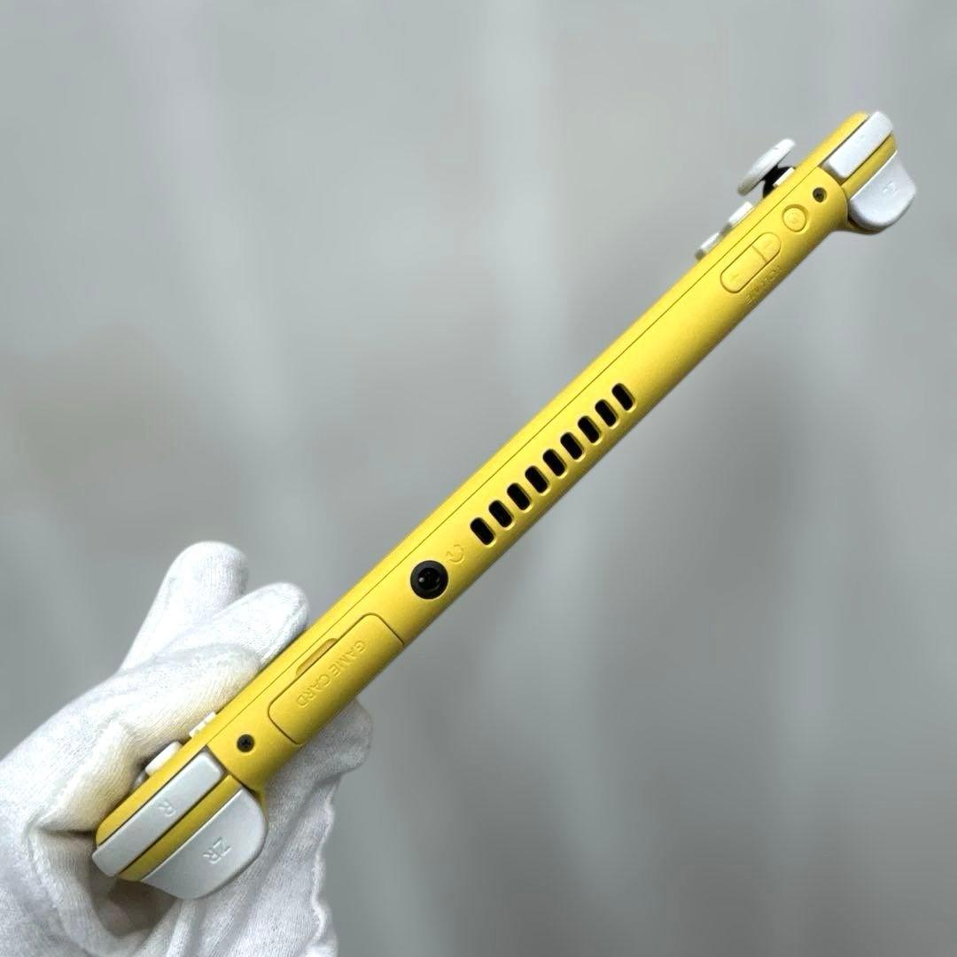Nintendo Switchライト Yellow