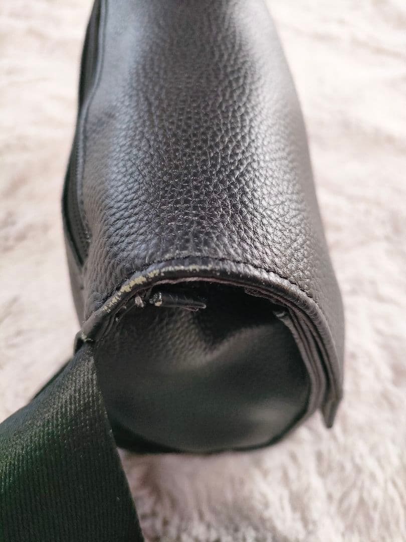 イアパピヨネ　ワイドテープショルダーバッグ