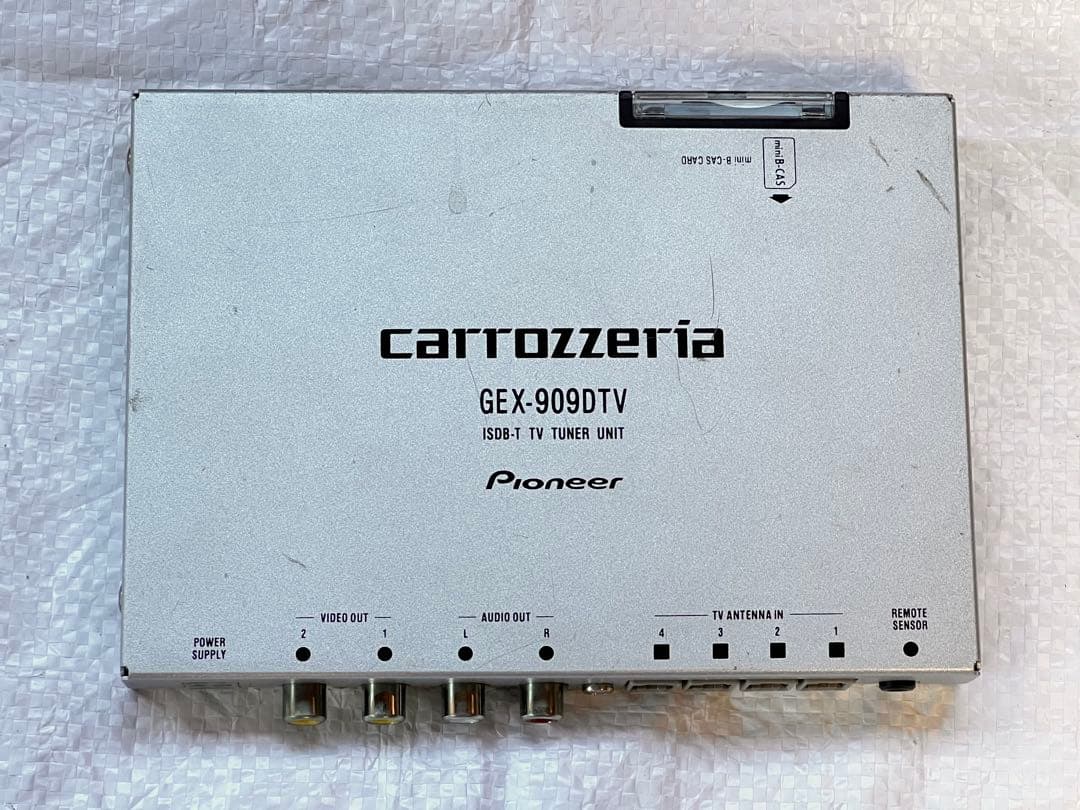 カロッツェリア GEX-909DTV 4x4地デジチューナーとインターフェース