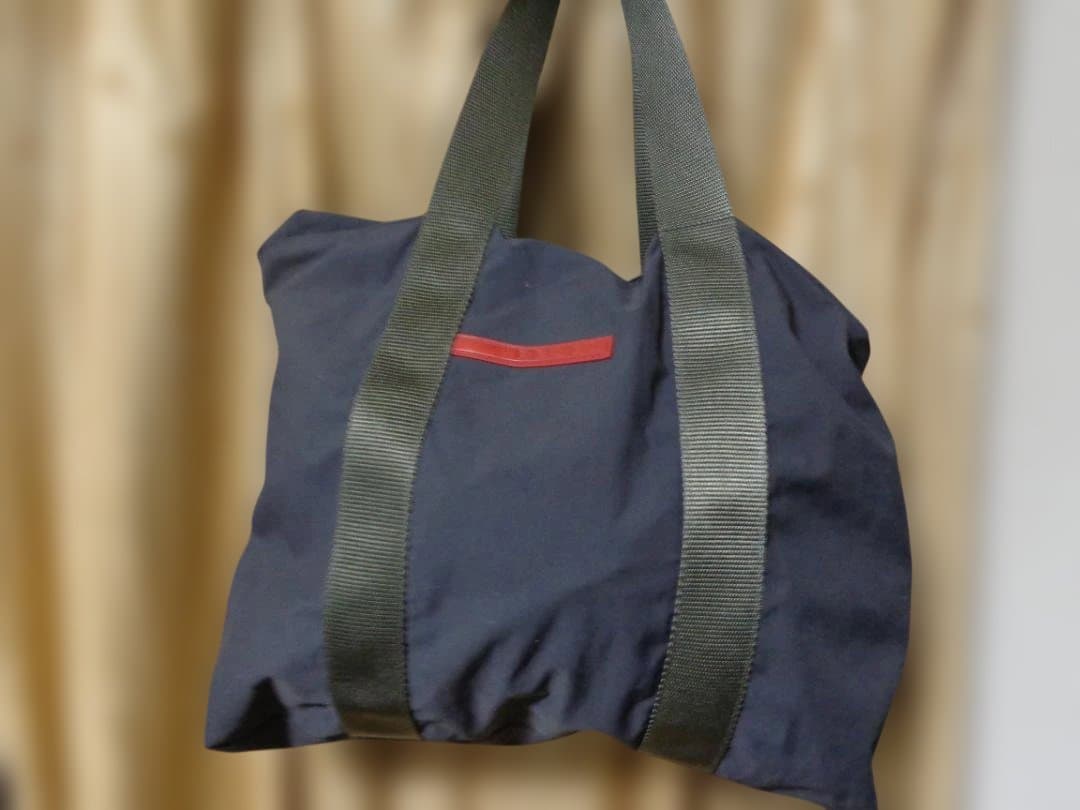 プラダ　ネイビー トートバッグ シンプル