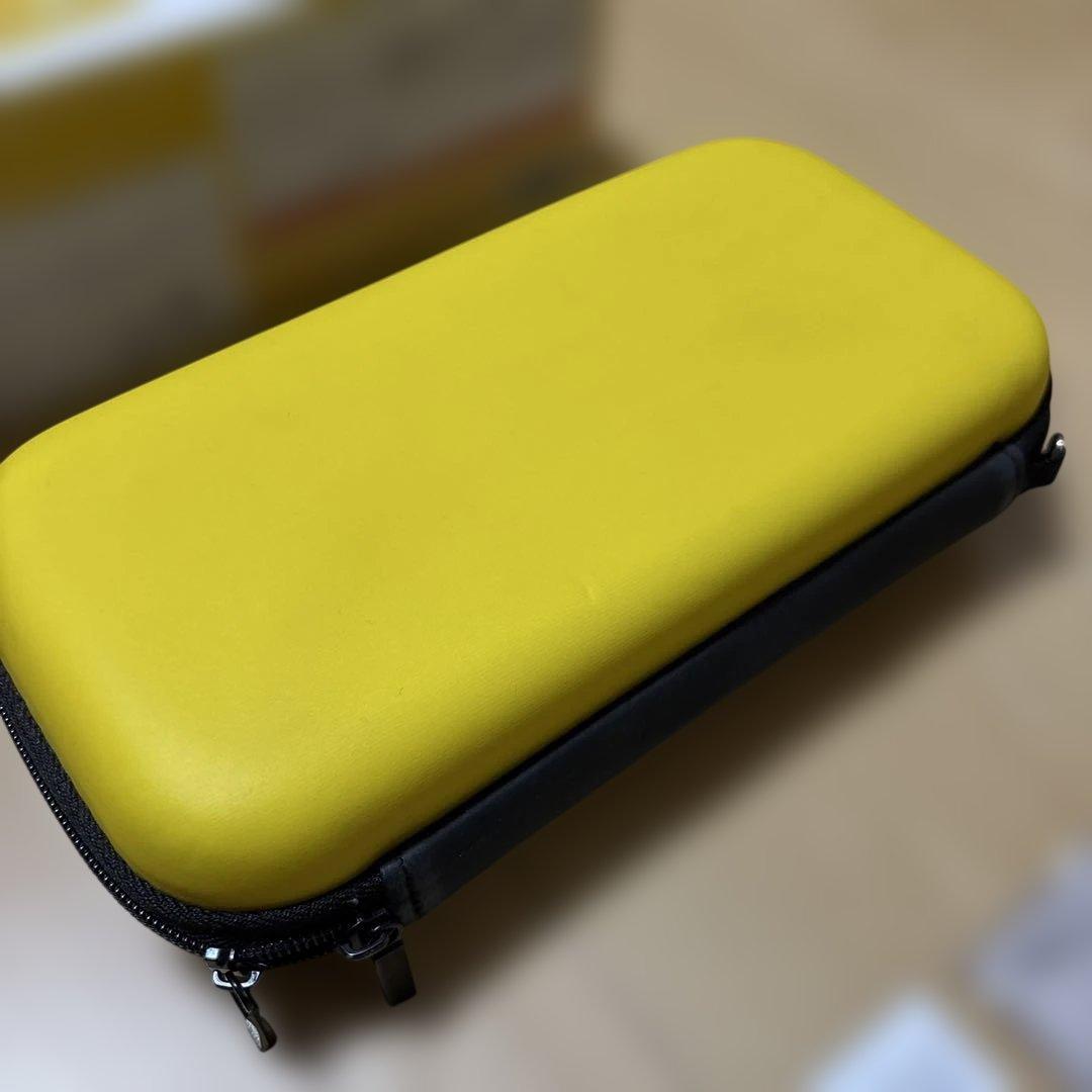 美品　任天堂Switchライト　イエロー　箱・ケース付き　初期化済み