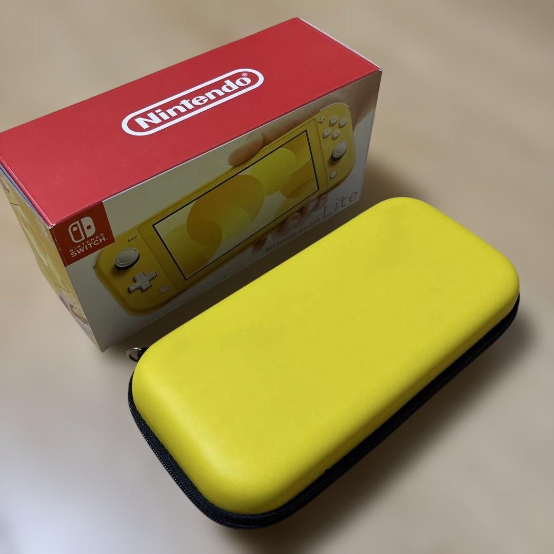 美品　任天堂Switchライト　イエロー　箱・ケース付き　初期化済み