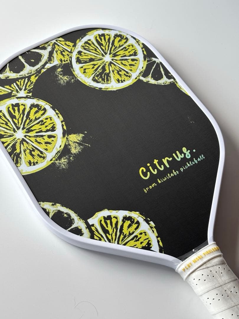 【新品】KiwiLabs ピックルボールパドル ケース付 生カーボンファイバー