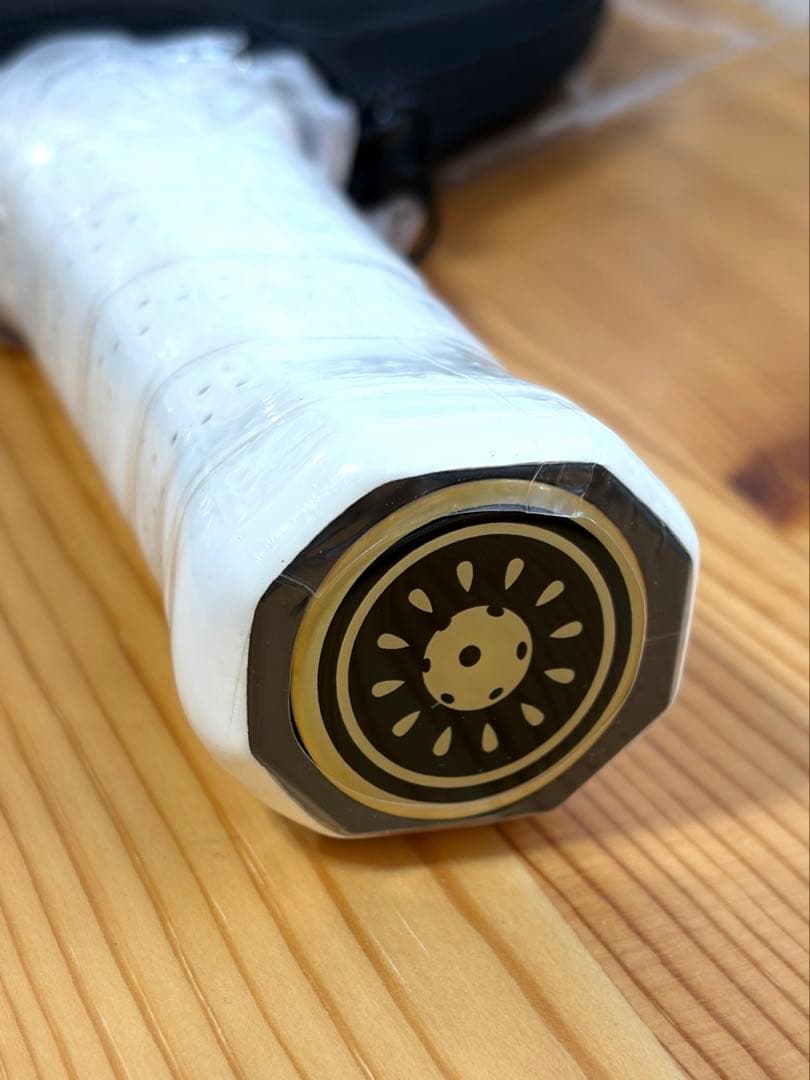 【新品】KiwiLabs ピックルボールパドル ケース付 生カーボンファイバー