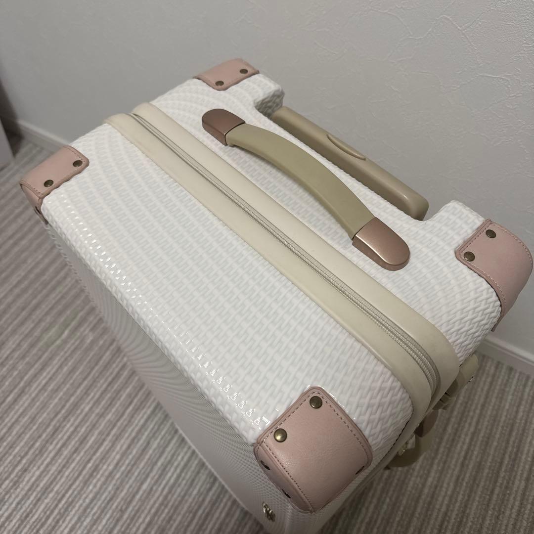 【美品】ジュエルナローズ　ラタンシェルトローリー　スーツケース