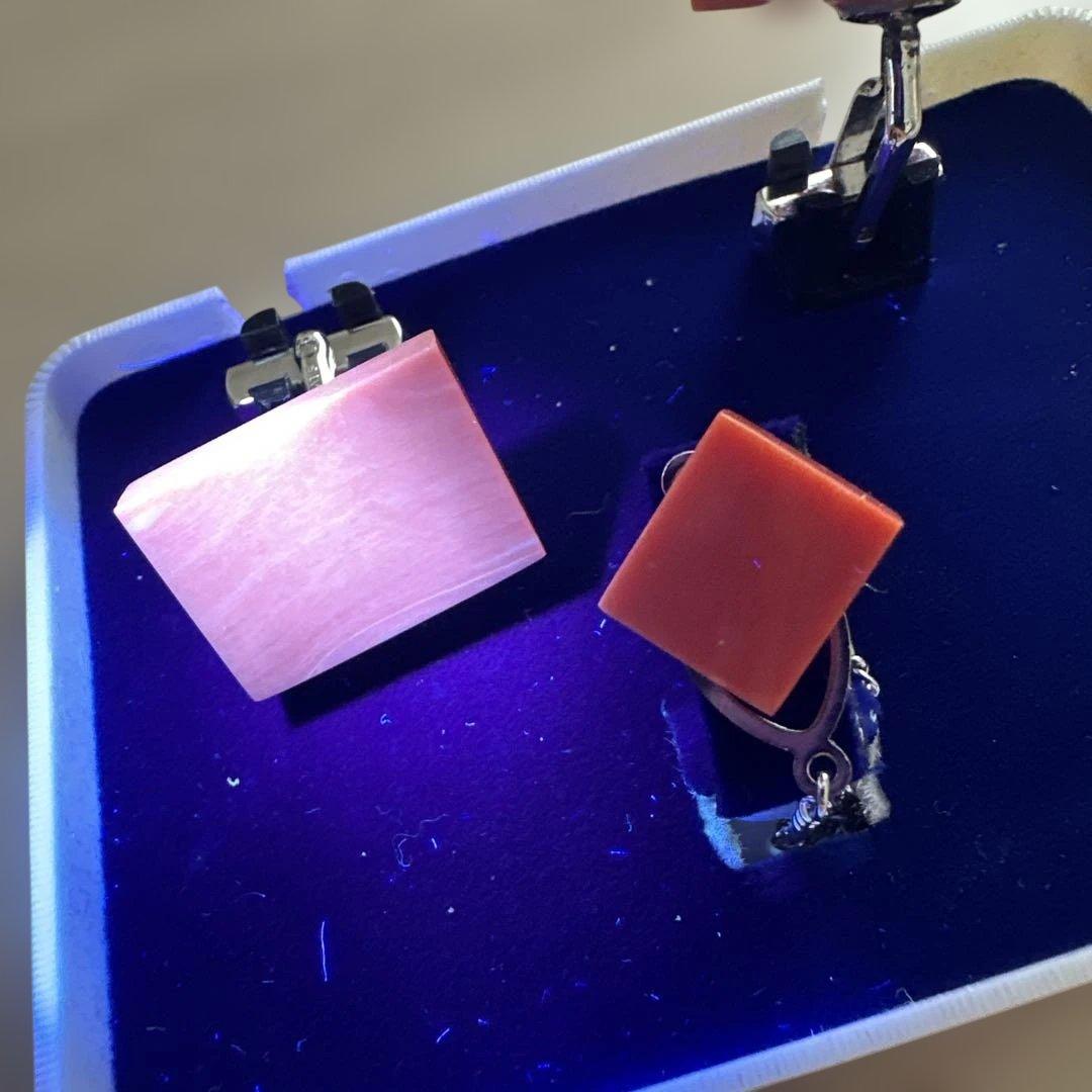 アクセサリー　珊瑚　赤珊瑚　オレンジ色のシルバー製カフスボタン