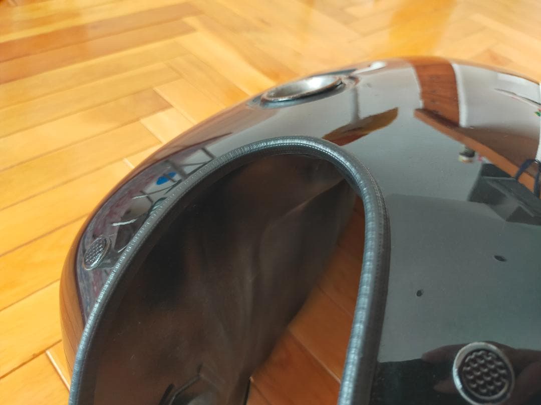 Yamaha ヤマハ　sr400 500タンク ブラック/ホワイト