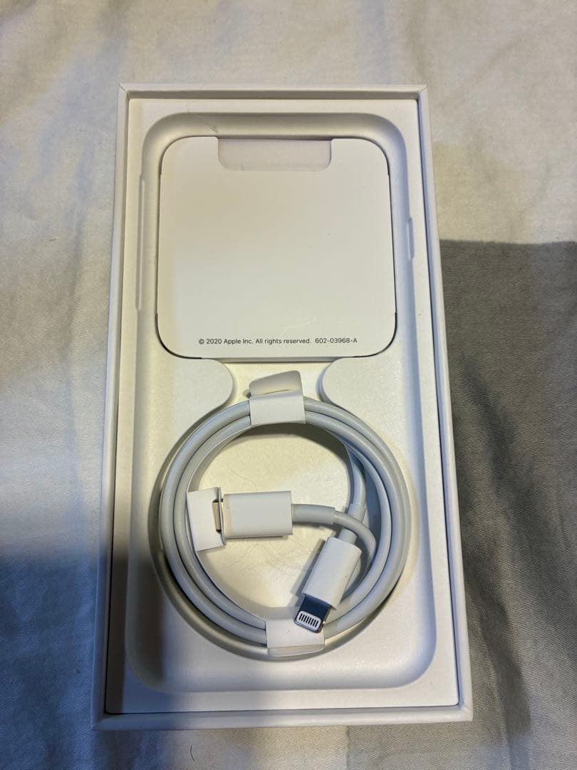 Apple iPhoneSE2（第2世代）本体 ホワイト